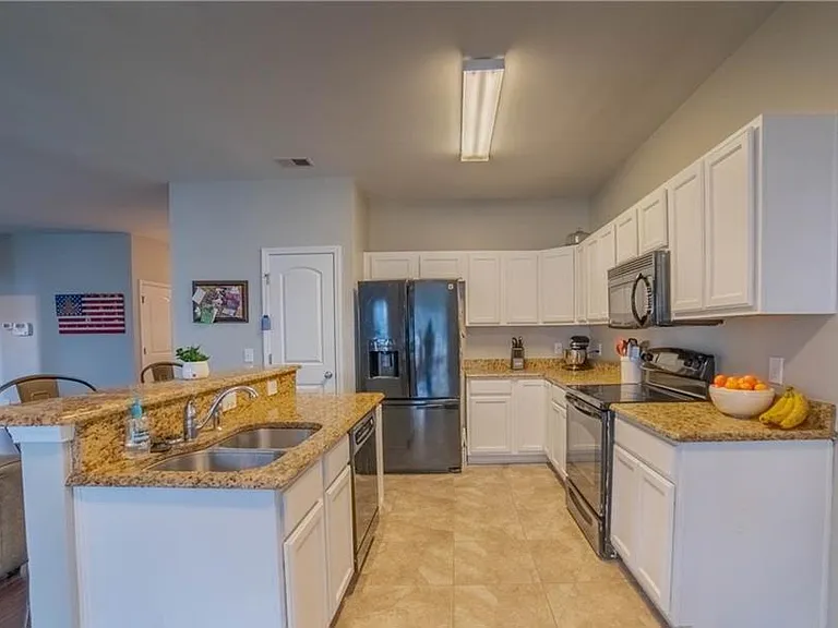 338 Scarlett Ln — Photo 13