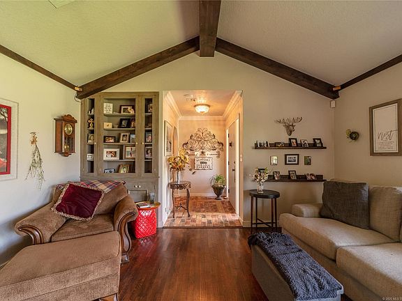 3rd image of 3 Carol Dr