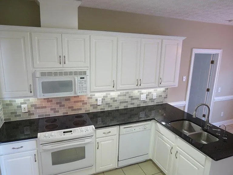 2125 Wedgewood Ct — Photo 10