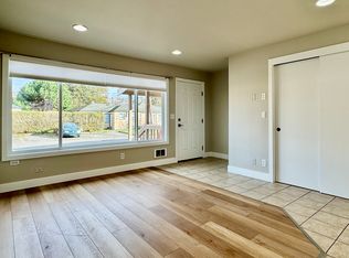 628 Moses Ln S, Renton, WA 98057