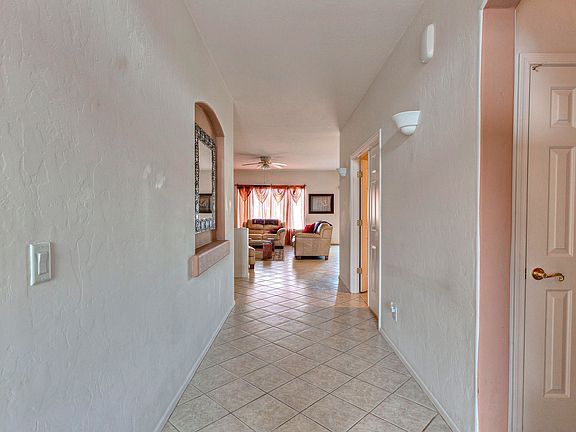 4th image of 113 E Placita Nubes De Agua