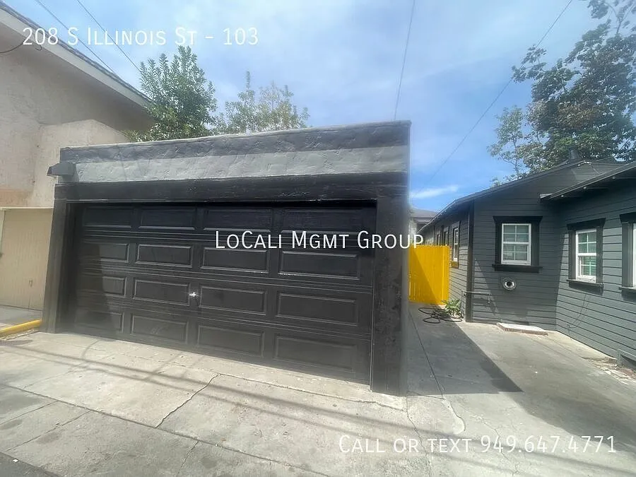 Private Detached 1 Bedrm + Den Available Now! — Photo 4