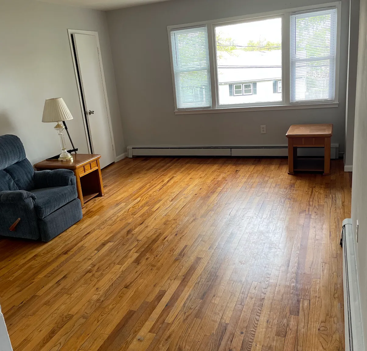 3 bed, 1200 sqft, $2,650 — Photo 2