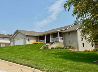 1038 Monterey Dr, Carroll, IA 51401