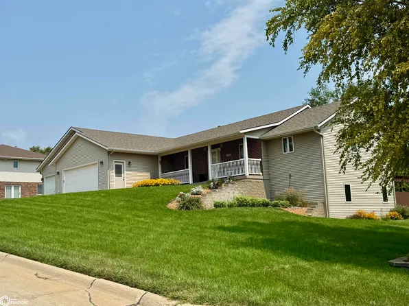 1038 Monterey Dr, Carroll, IA 51401
