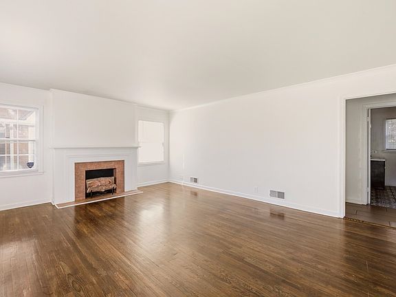3rd image of 333 N Oliver Ave