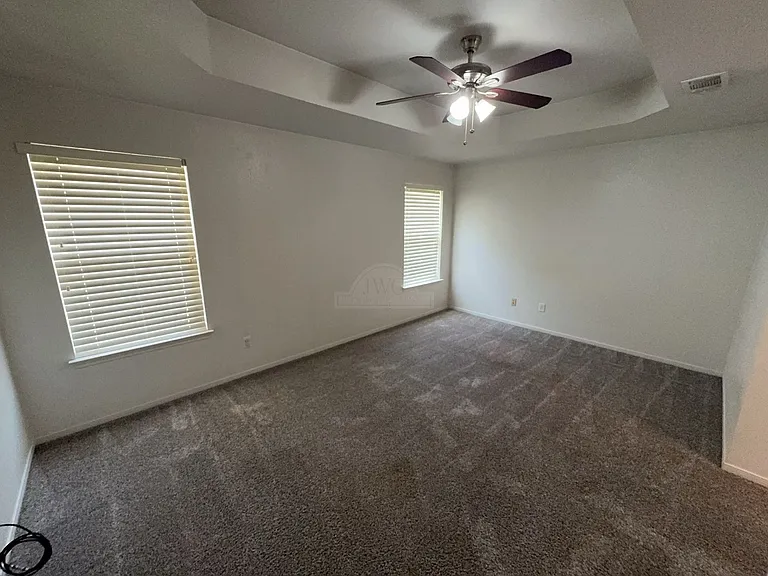 9911 Diana Dr — Photo 8