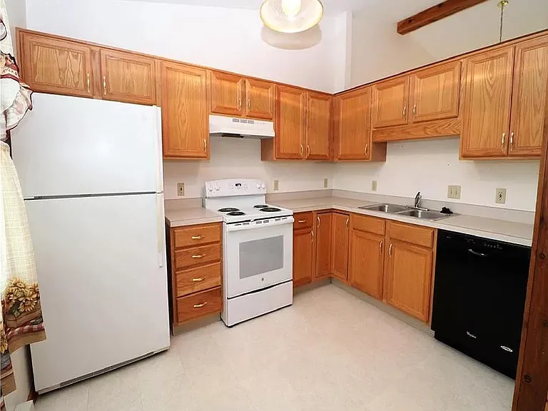 651 Sturbridge Dr #28 — Photo 4