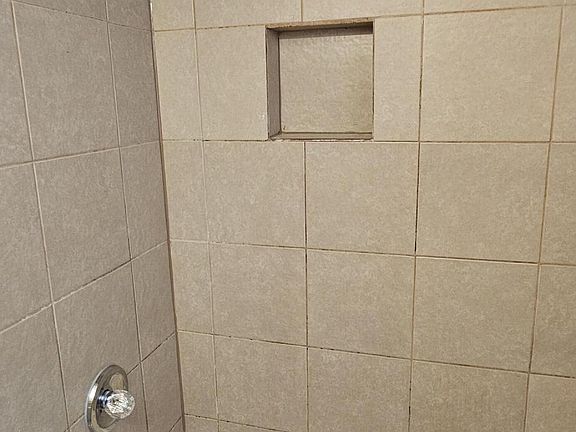 5th image of 3743 Towle Ave