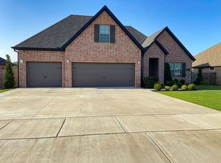 5507 W Bay Dr, Rogers, AR 72758