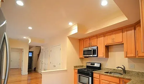 25 Lothrop St Photo 1