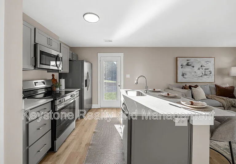 302 Wisteria Ln — Photo 6