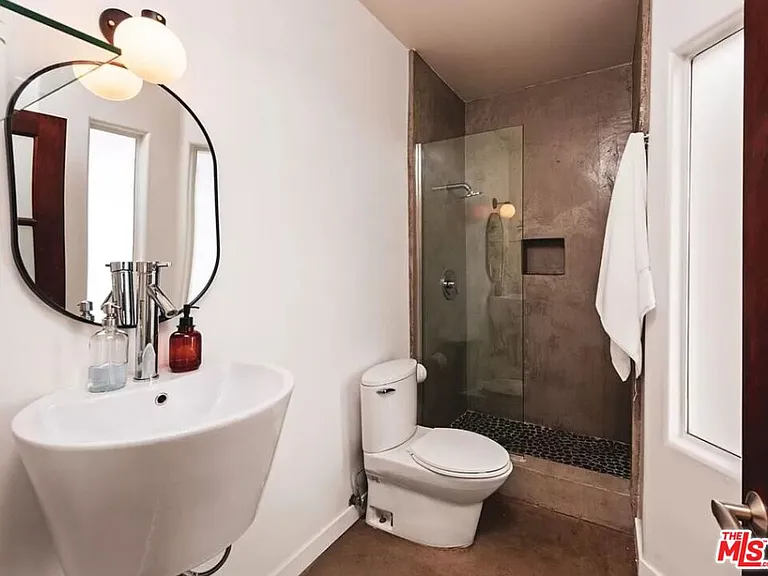8435 Franklin Ave — Photo 41