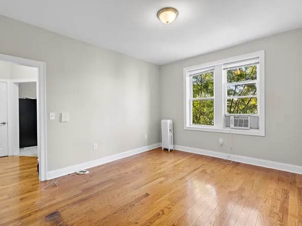 304 50th Street image 5 of 9