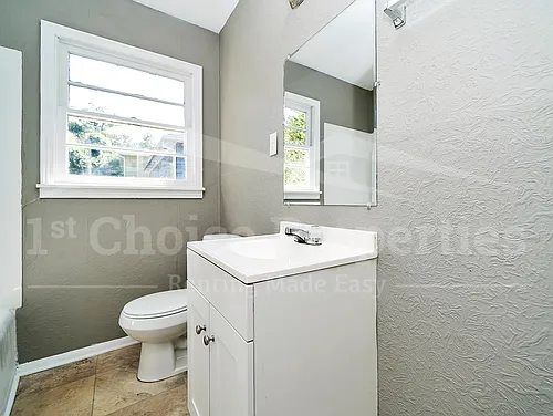 1301 5th Pl NW Photo 1