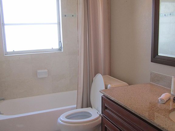 5th image of 800 71st Ave N APT 12