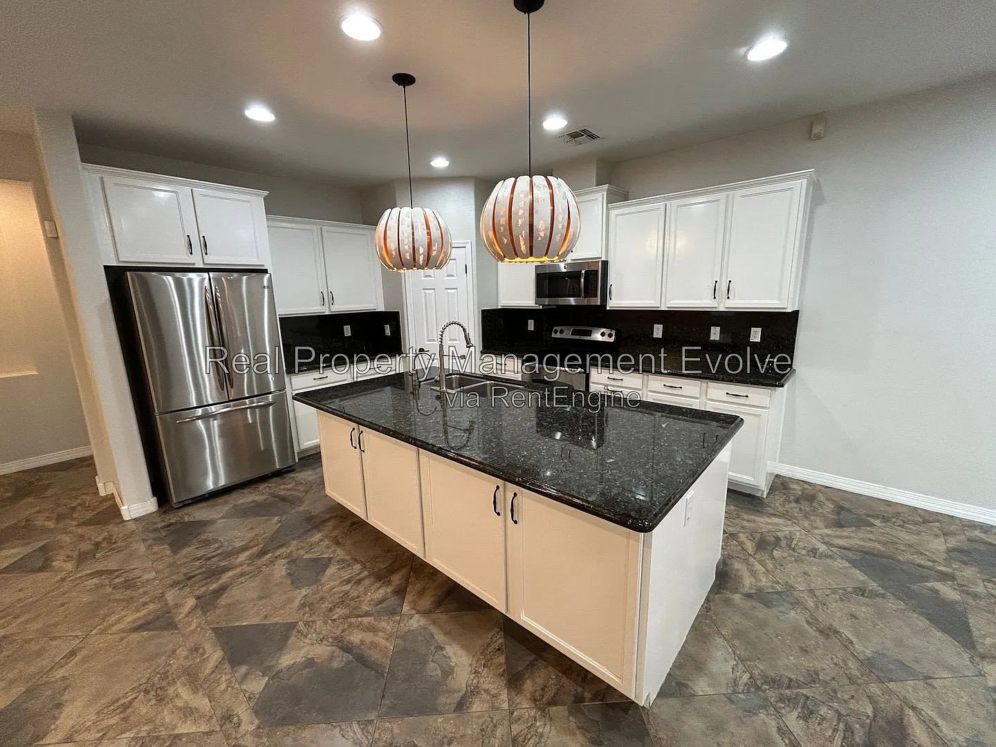 2 bed, 2.5 bath, 1541 sqft, $1,900 — Photo 3