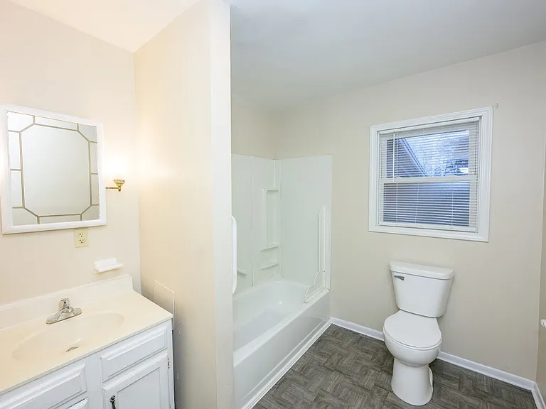 1033 Fairview Ave — Photo 16