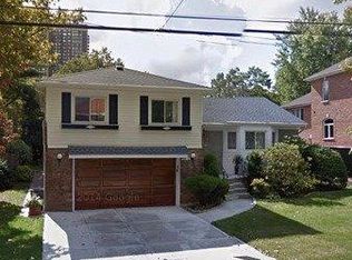 26410 60th Rd, Little Neck, NY 11362