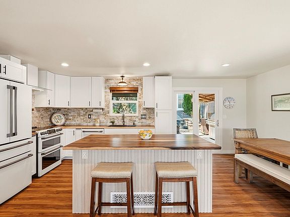 5th image of 1012 S Liberty Dr