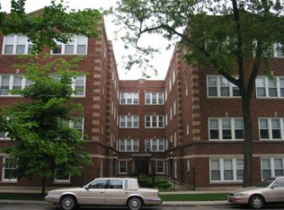 910 S Lyman Ave #2B, Oak Park, IL 60304