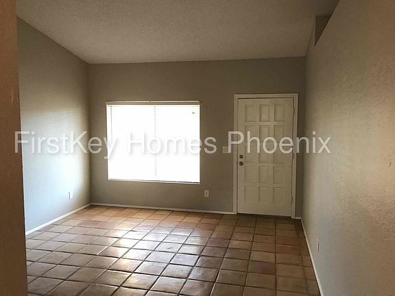 3rd image of 8944 W Palo Verde Ave