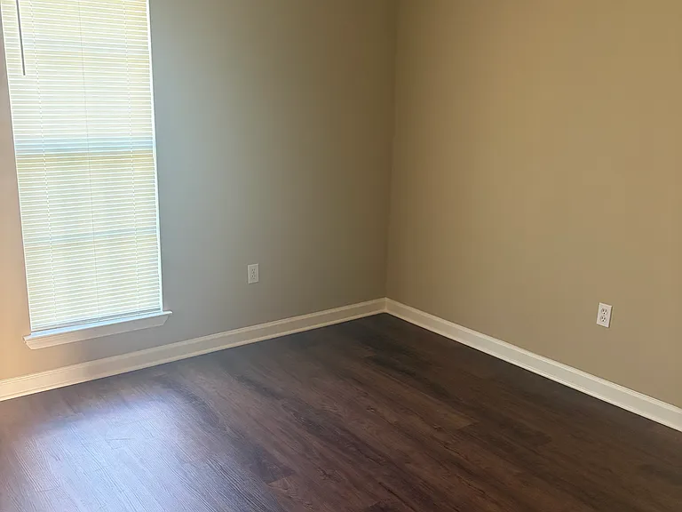 9111 Kirkwood Ln — Photo 6