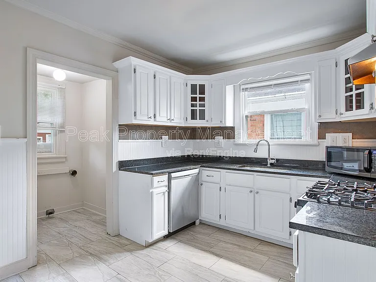 2304 Halifax Ave — Photo 13