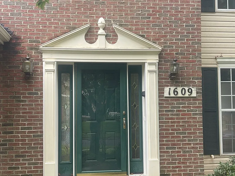 1609 Angelwing Dr — Photo 2