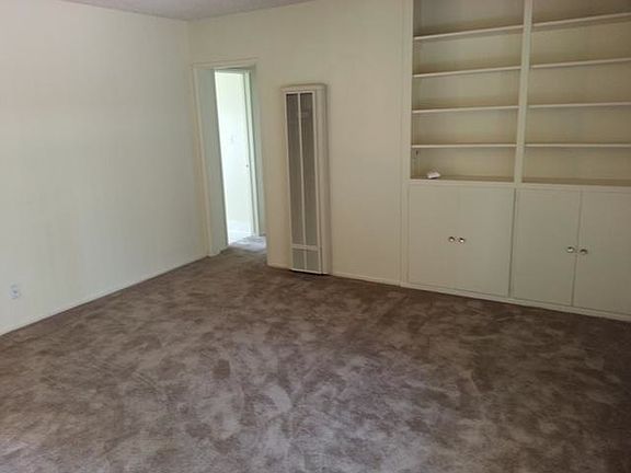 4th image of 1636 Chalcedony St