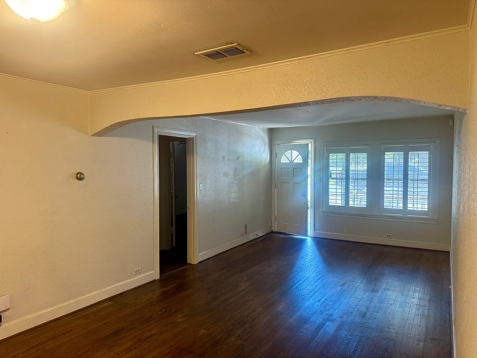 3 bed, 1101 sqft, $1,700 — Photo 3