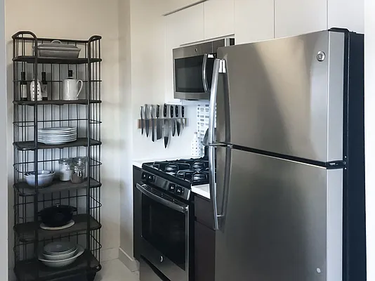 Rented by Kahen Properties | media 28
