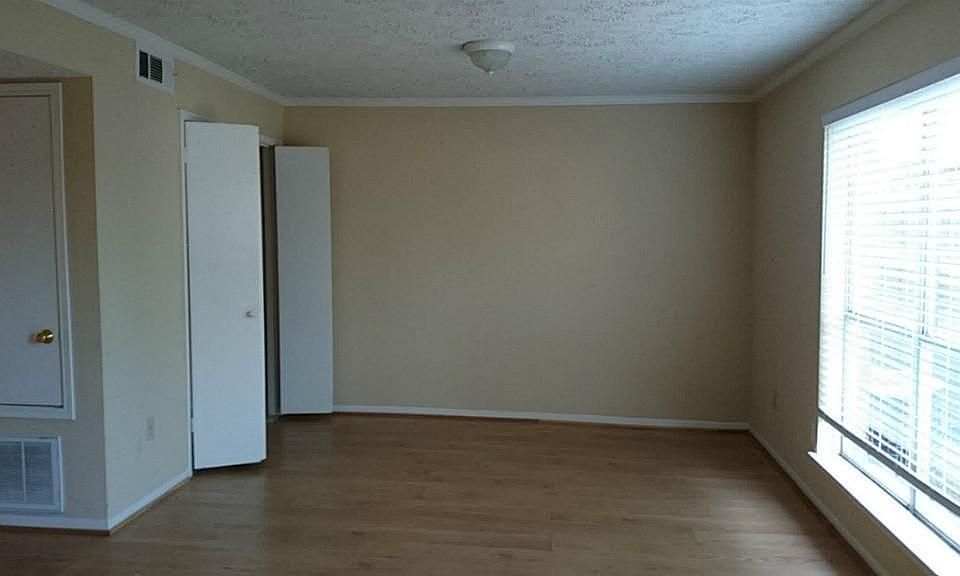 1st image of 9032 Wilcrest Dr