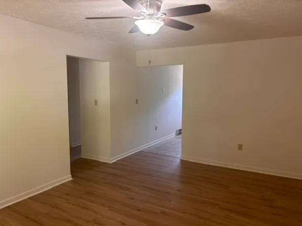 1900 Memorial Dr #1900, Pulaski, VA 24301