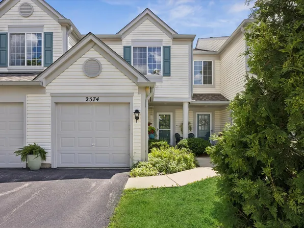2574 Arcadia Cir, Naperville, IL 60540