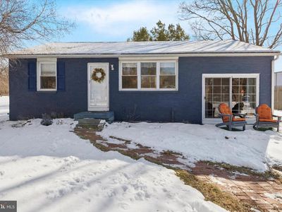 15 Maple Ave, Line Lexington, PA, 18932