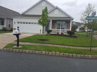 2 Alexander Dr, Hammonton, NJ 08037