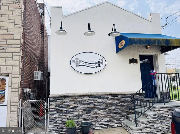 7163 Hegerman St, Philadelphia, PA 19135