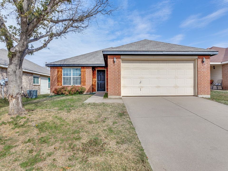 1st image of 380 Blairwood Dr