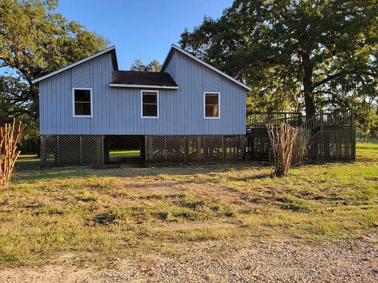 236 Adelaide Dr — Photo 3