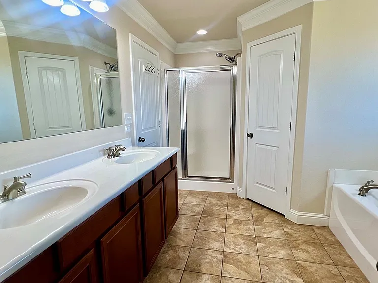 303 Koufax Ct — Photo 12