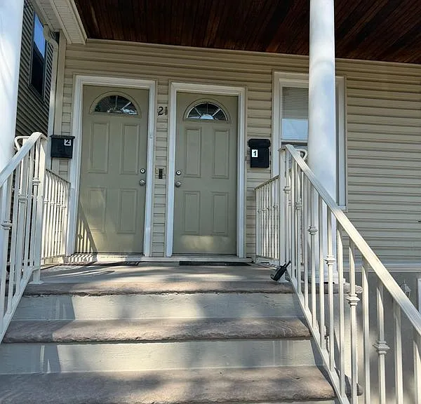 21 N 4th Ave — Photo 2