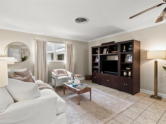 4th image of 909 Rosa Ave