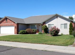 906 S 77th Ave, Yakima, WA