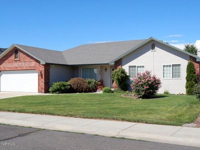 906 S 77th Ave, Yakima, WA, 98908