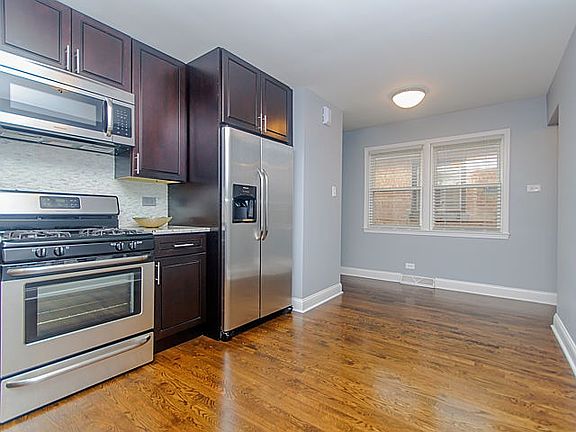 2nd image of 9144 S Woodlawn Ave
