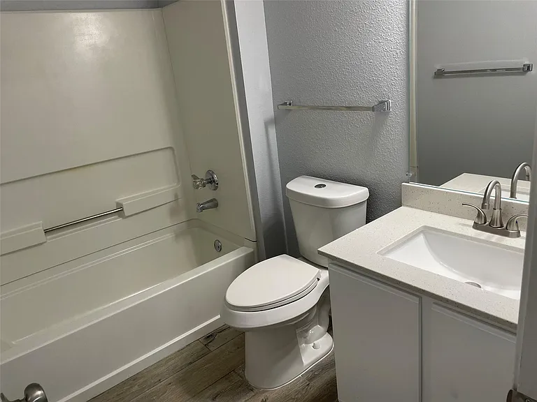 2911 Donnell Dr — Photo 12