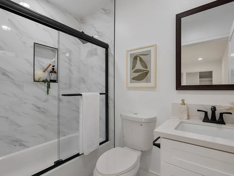 659 S Soto St #1 — Photo 11