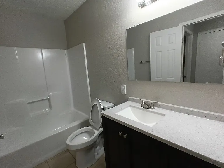 1020 N Spencer Rd — Photo 15