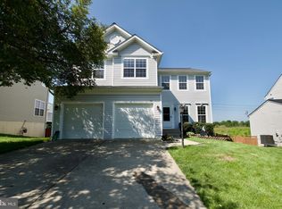 17528 October Glory Loop, Dumfries, VA 22026